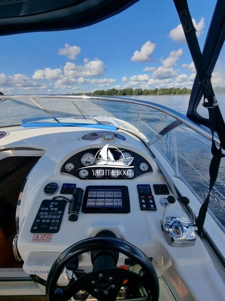 Bavaria 33 Sport | 2× V8, 450 PS, nur Süßwasser genutzt – Bild 10