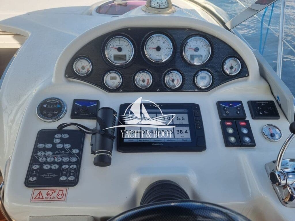 Bavaria 33 Sport | 2× V8, 450 PS, nur Süßwasser genutzt – Bild 11