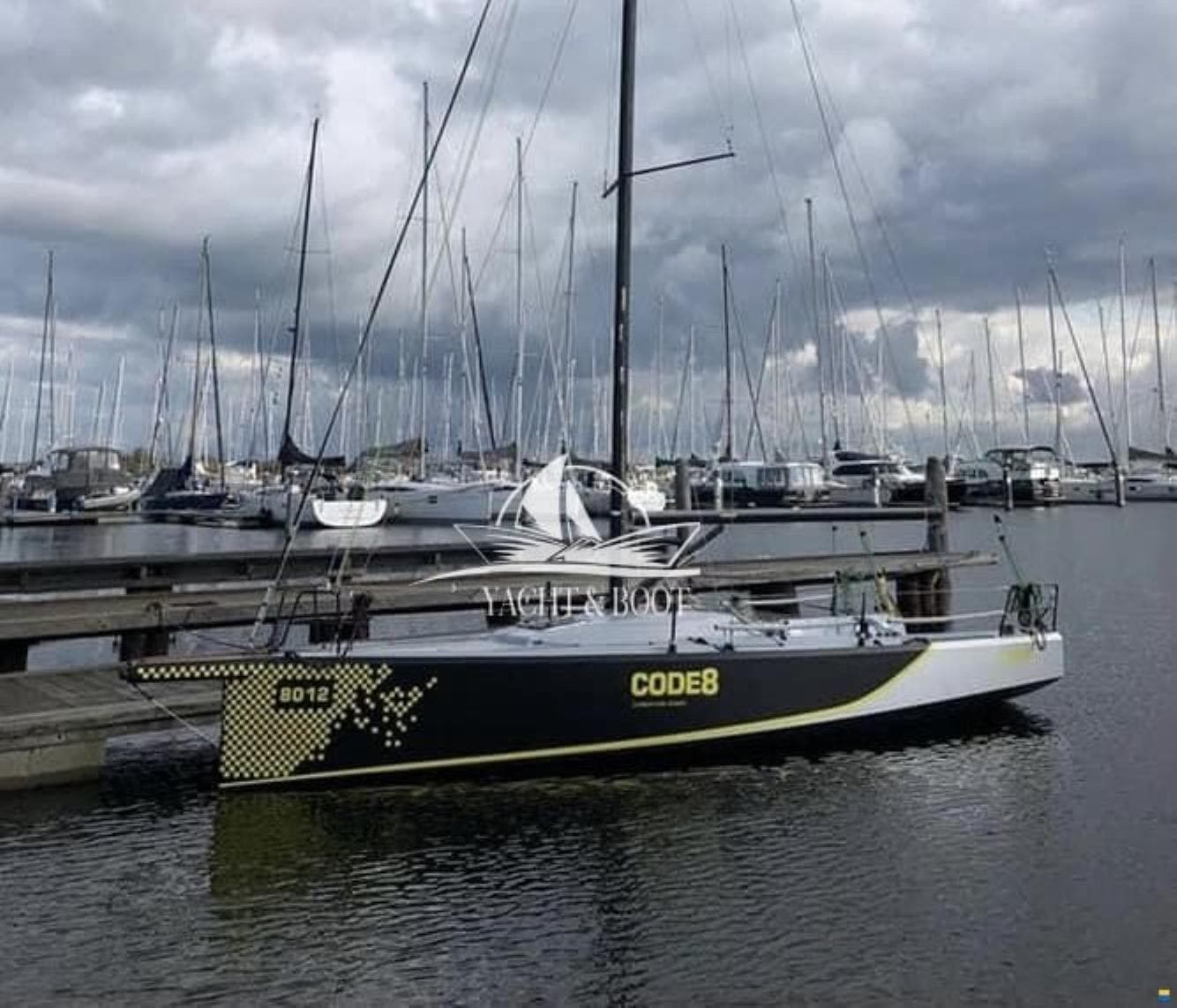 Code 8 | Vollcarbon-Yacht, Regattaklar