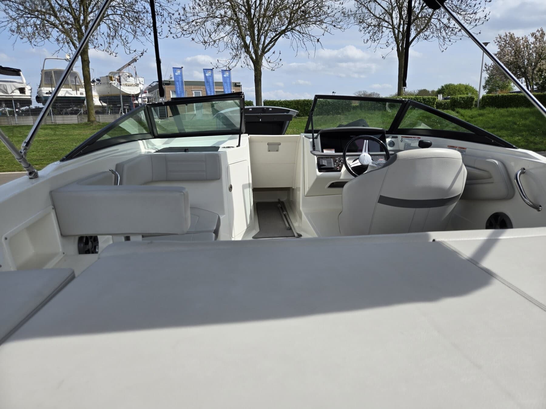 Sea Ray 190 SPXE – Bild 7