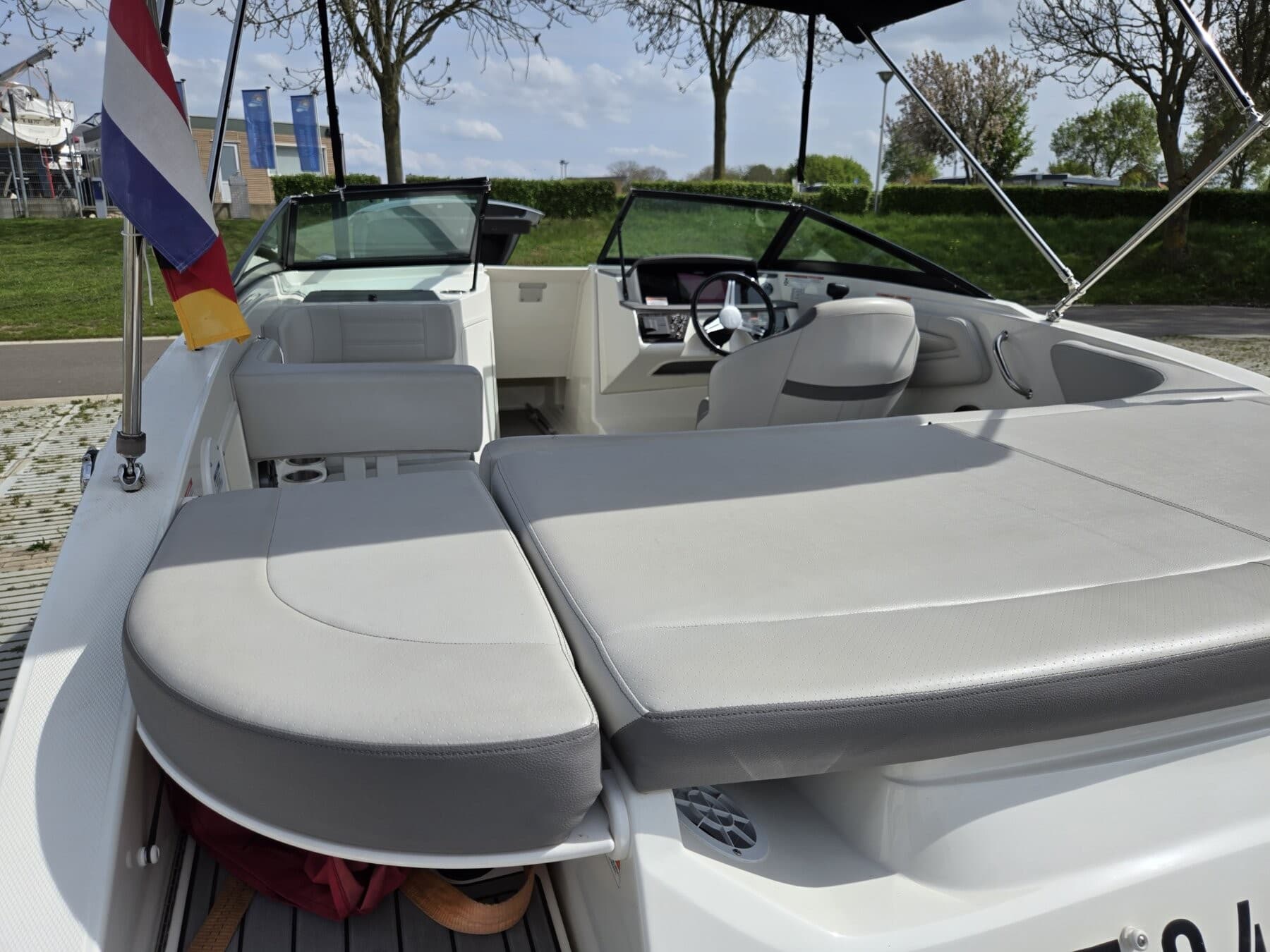 Sea Ray 190 SPXE – Bild 5