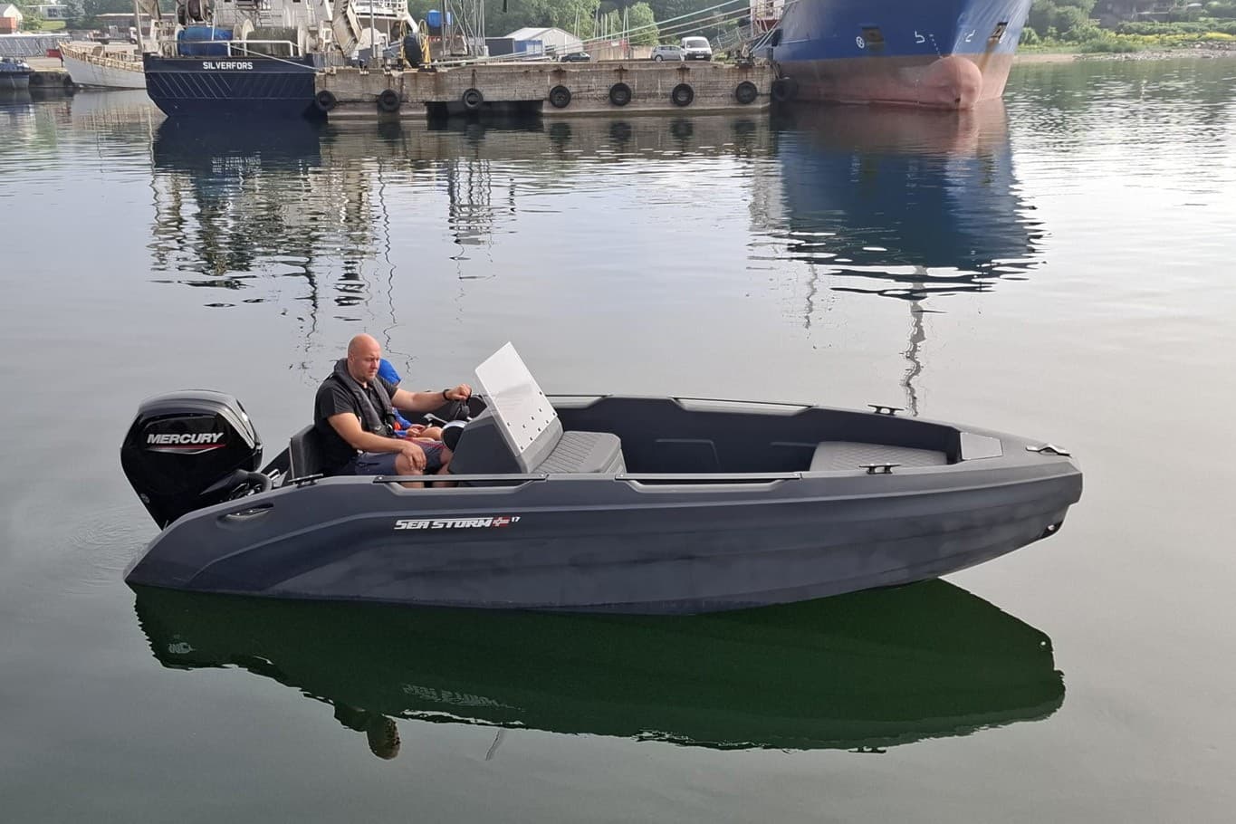 SeaStorm 17 HDPE Motorboot Konsolenboot Angelboot Robust, Sicher – Bild 2