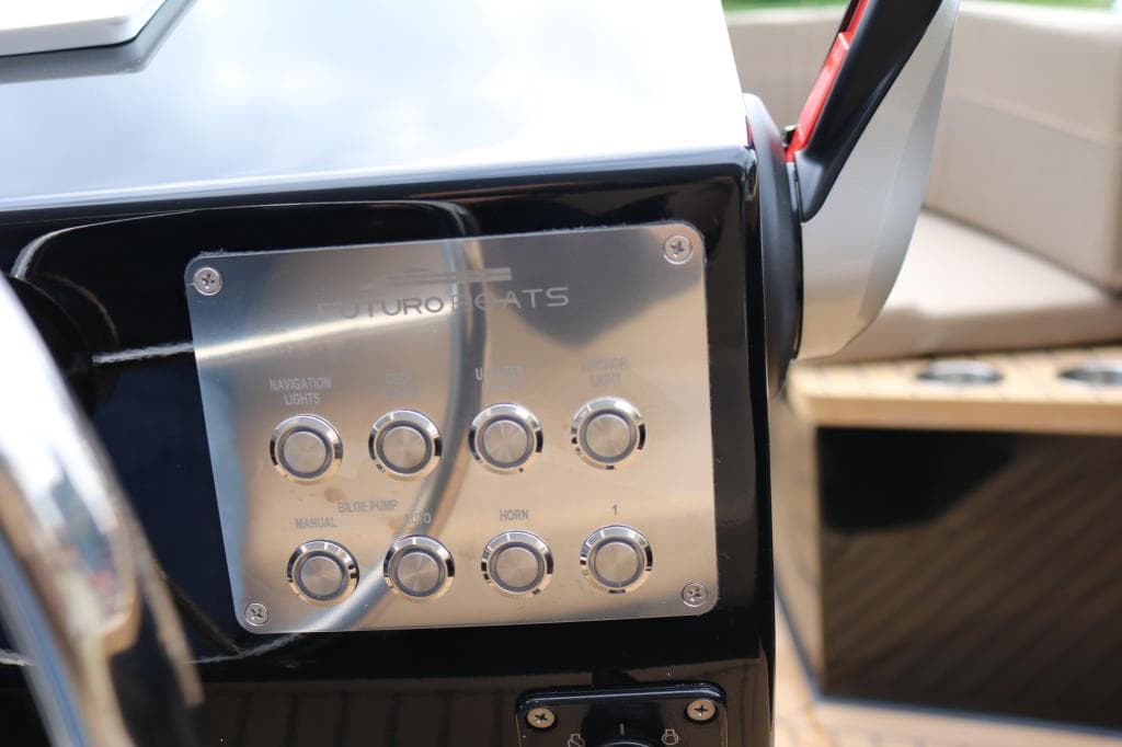 Futuro ZX20 mit Bodenseezulassung, 80 PS – Bild 10