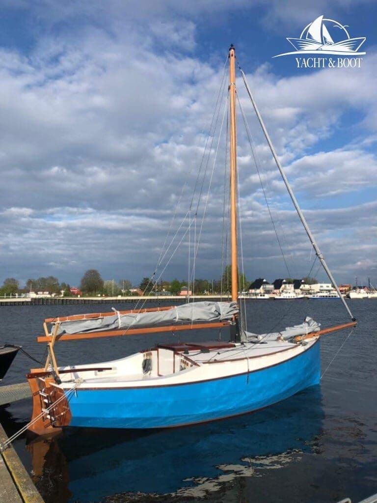 Cape Henry 21 | Baujahr 2022, nur 15 Std., Schwenkkiel