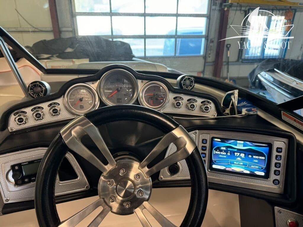 MasterCraft X35 | 430 PS Ilmor V8, 450 Std., Wake/Surf Setup – Bild 9
