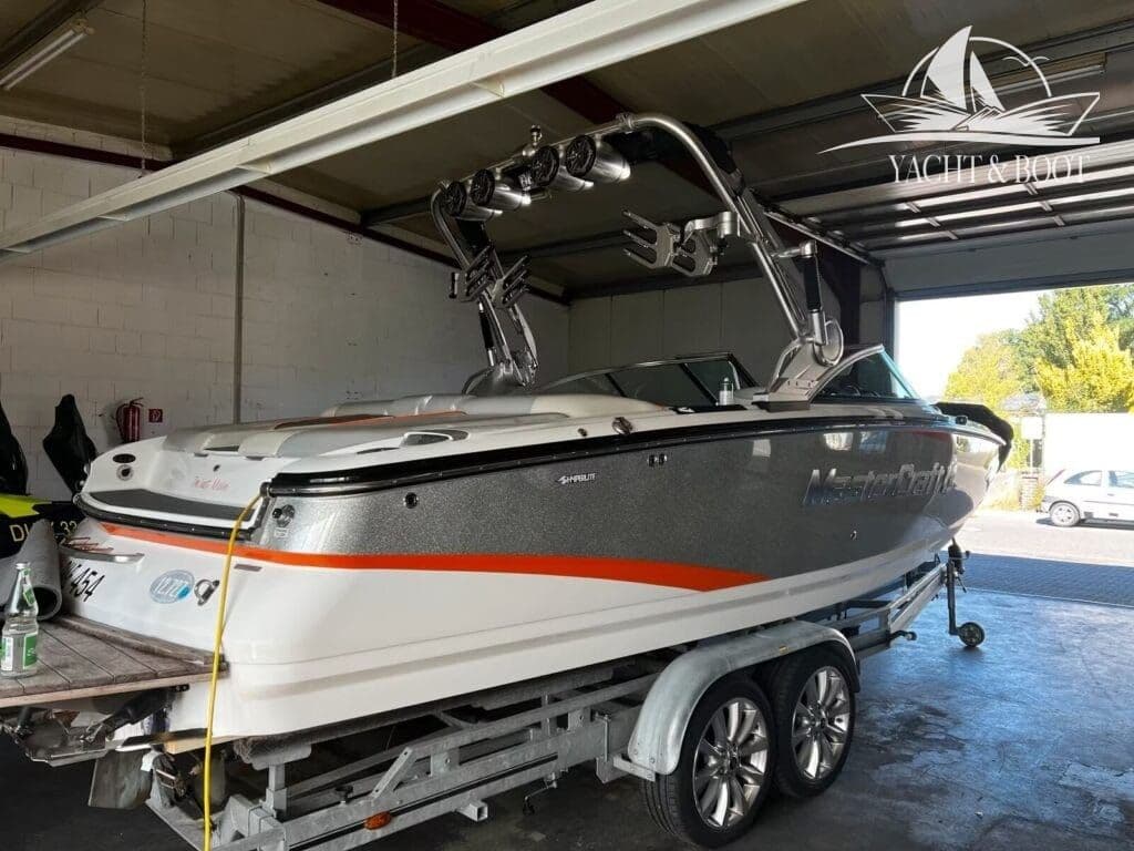 MasterCraft X35 | 430 PS Ilmor V8, 450 Std., Wake/Surf Setup – Bild 8