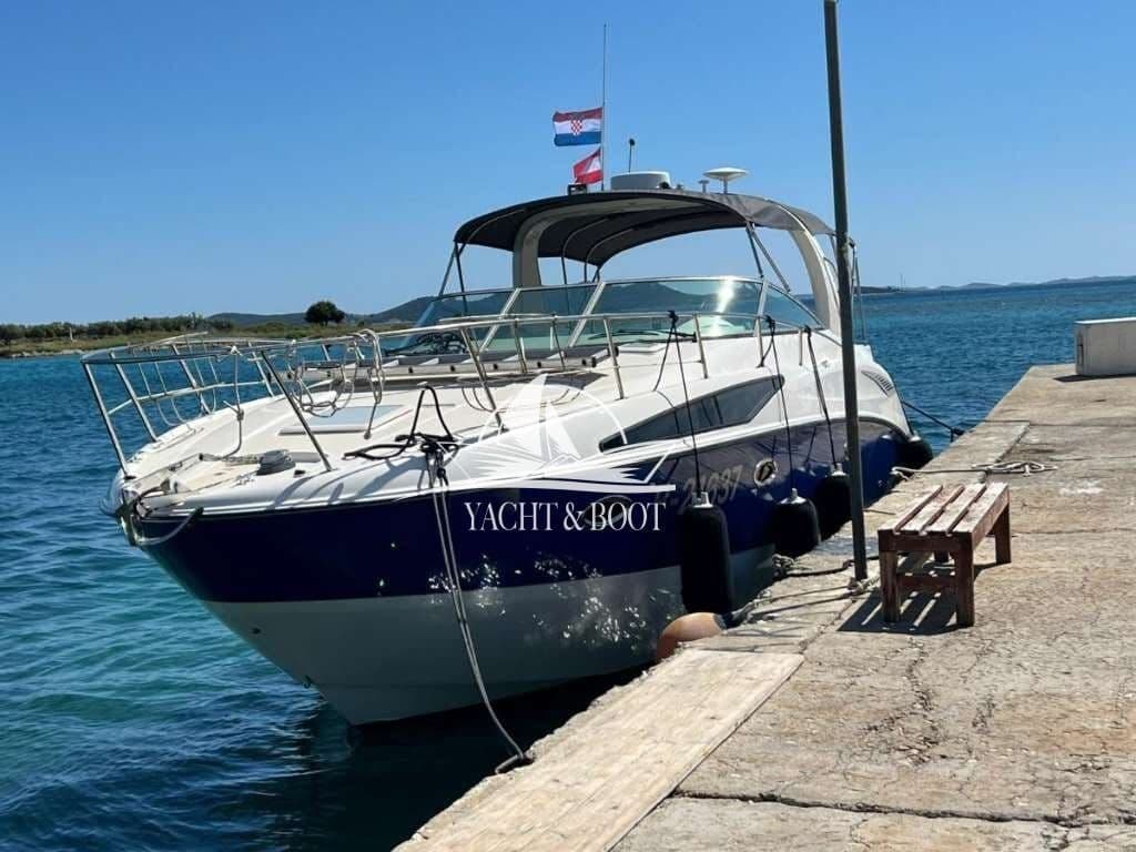 Bayliner 325 | 2× V8, 520 PS, 400 h, erste Hand
