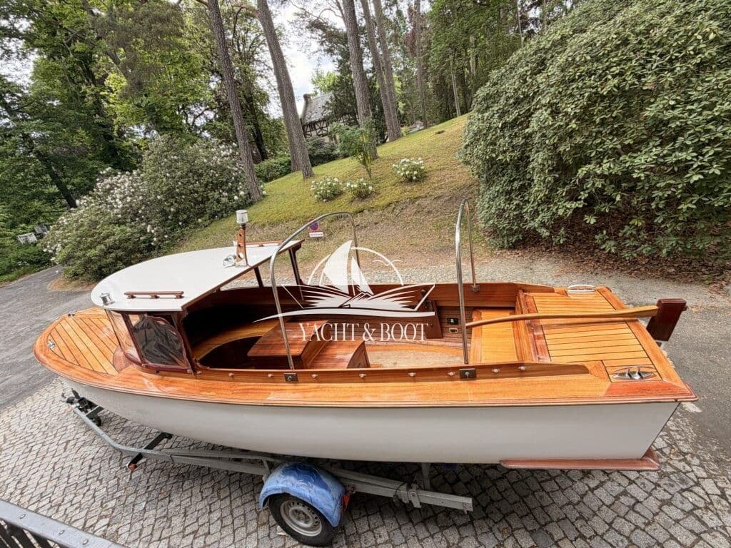 Edler Klassiker von Bertel Mockenthum - Motorboot – Bild 8