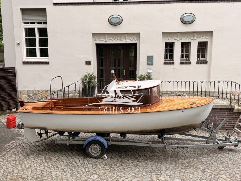 Edler Klassiker von Bertel Mockenthum - Motorboot – Bild 7