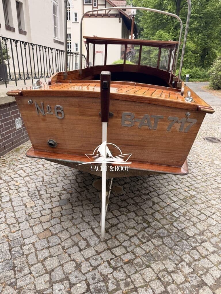 Edler Klassiker von Bertel Mockenthum - Motorboot – Bild 6