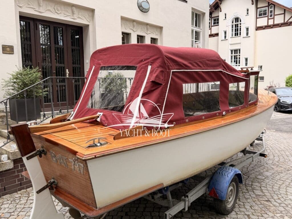 Edler Klassiker von Bertel Mockenthum - Motorboot – Bild 3