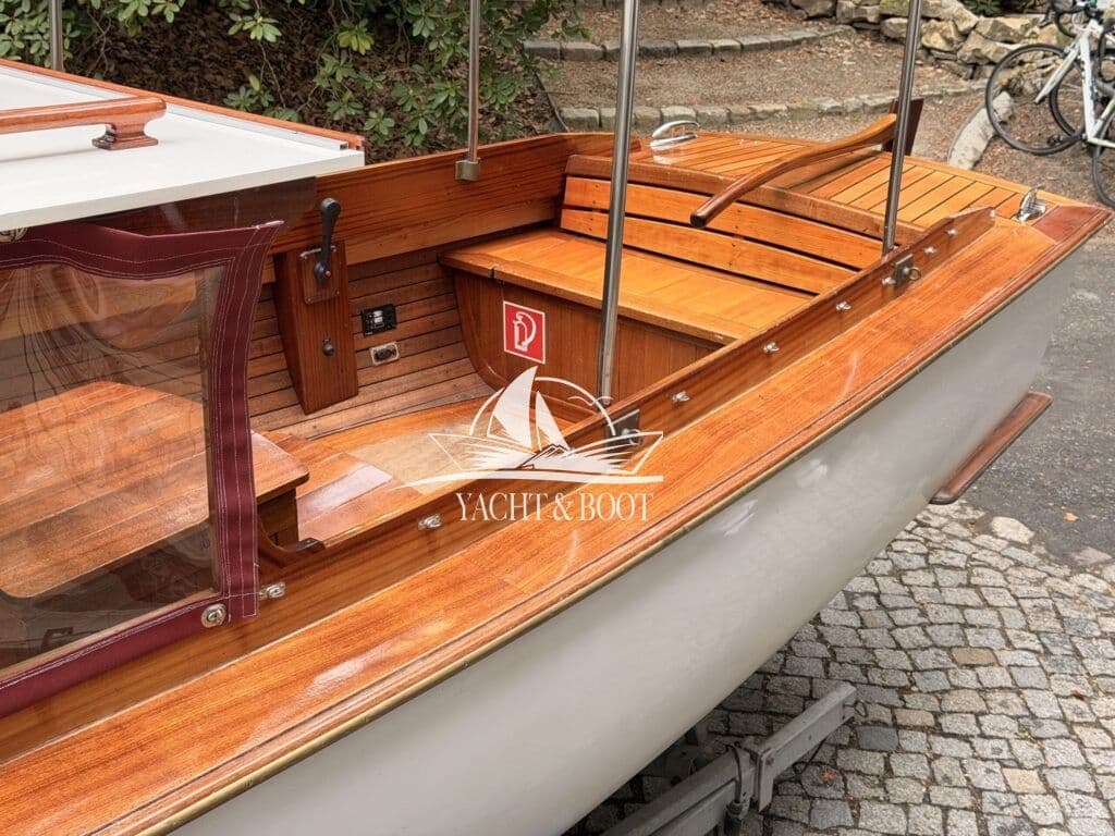 Edler Klassiker von Bertel Mockenthum - Motorboot – Bild 9
