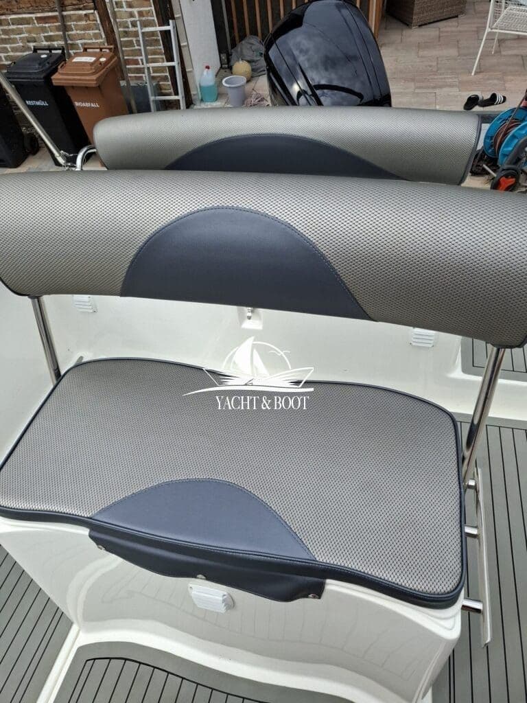 Aquabat Sportboot Sport Infinity 21 mit Straßentrailer – Bild 6
