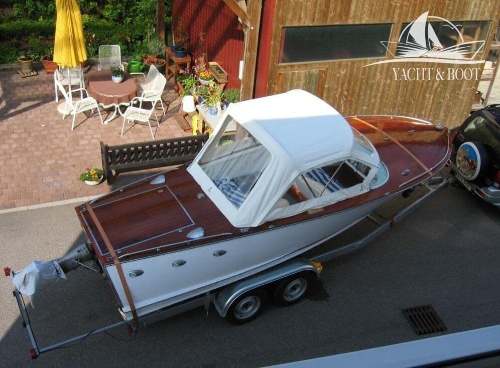 ZÜLLIG ASCONA Classic-Sportboot im RIVA-Look
