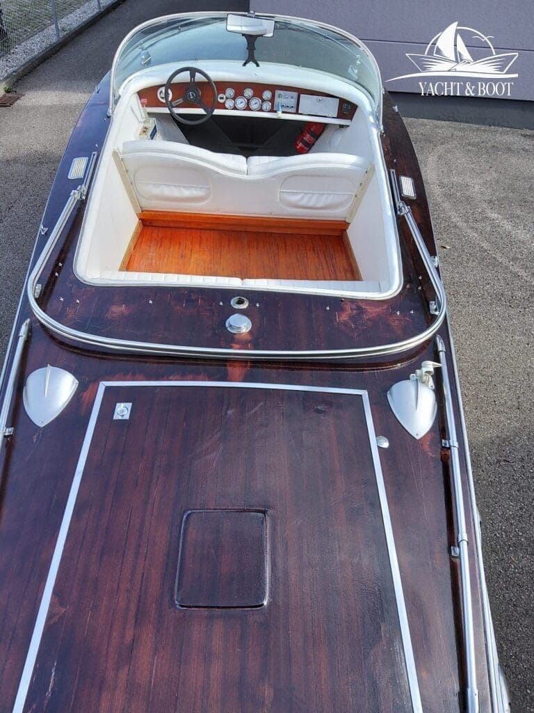 ZÜLLIG ASCONA Classic-Sportboot im RIVA-Look – Bild 8