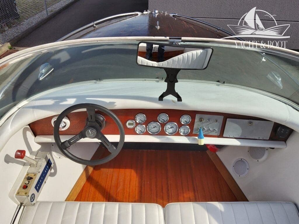 ZÜLLIG ASCONA Classic-Sportboot im RIVA-Look – Bild 5