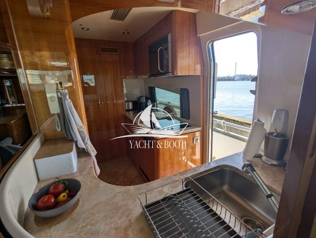 Elegance 72 | Flybridge, 22 m, MAN V12, top Zustand – Bild 17