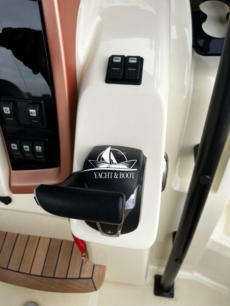 Invictus Capoforte CX270| 300PS Sportcruiser, neuwertig(36h) – Bild 11