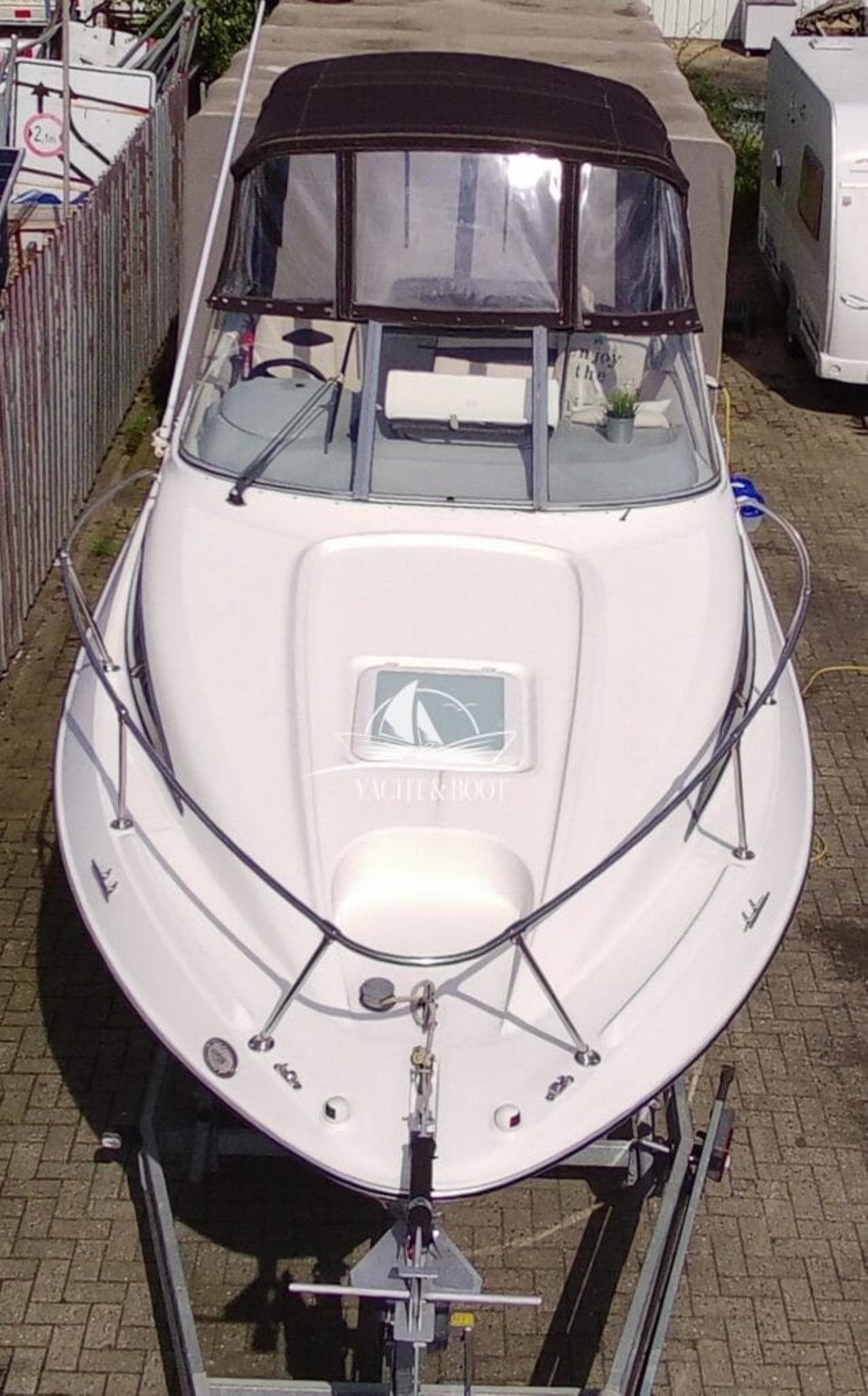 Bayliner 245 - Sehr gepflegt inkl. 3,5t Straßentrailer