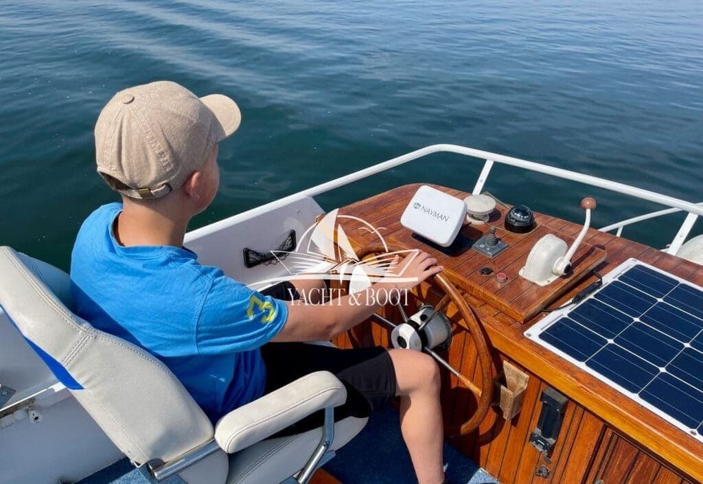 Gruno 1100 | Verdränger, Flybridge, 2 Steuerstände – Bild 11