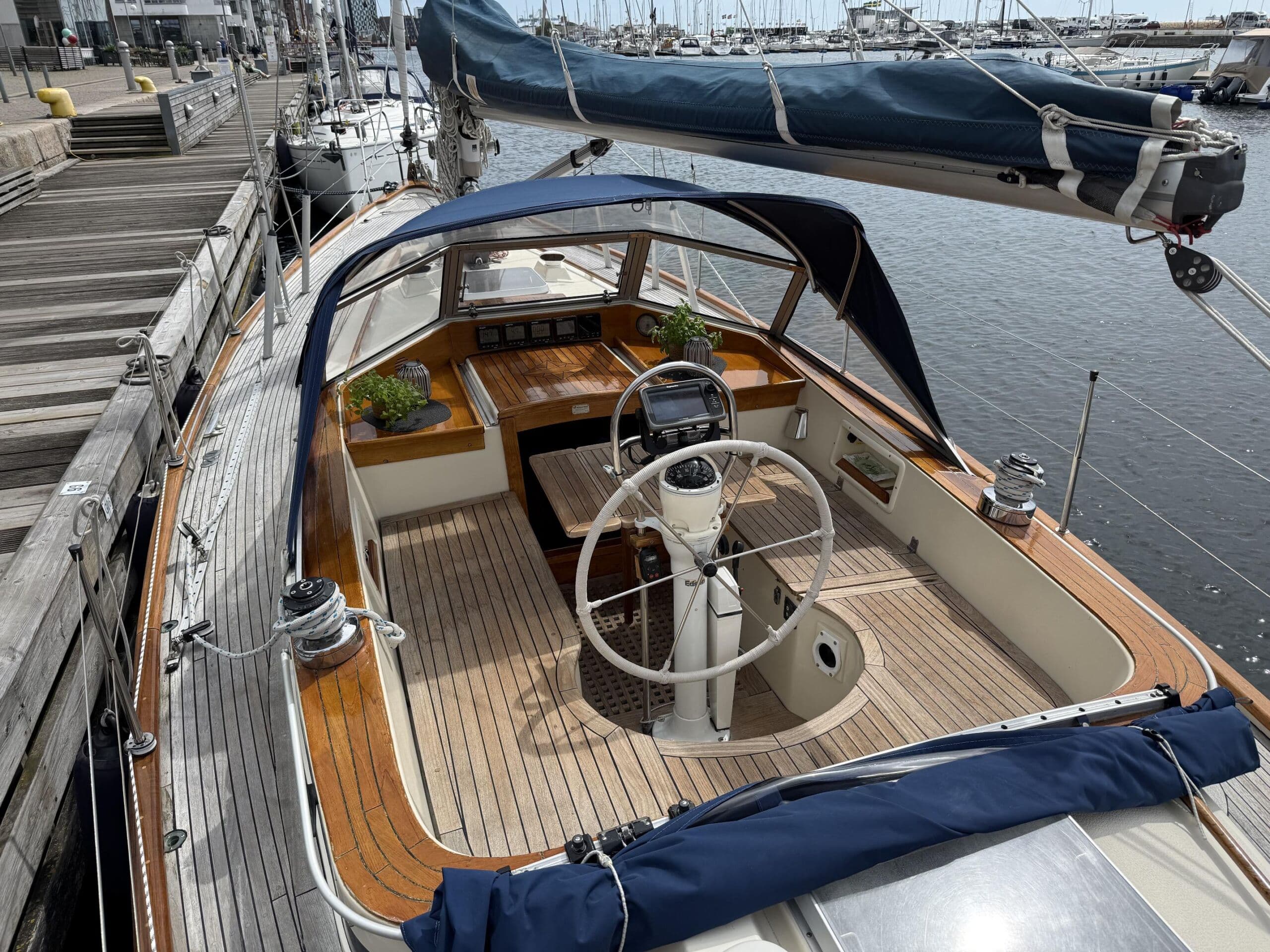 Hallberg-Rassy 352 – Bild 5