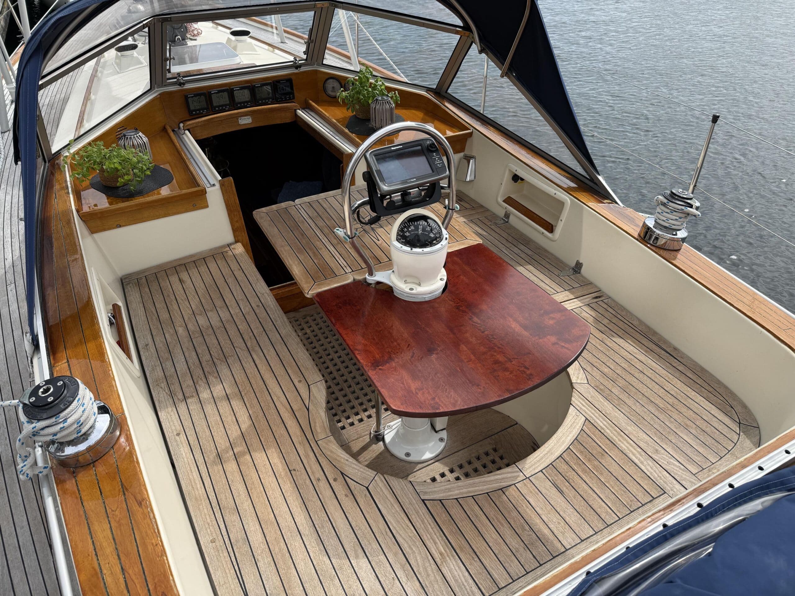 Hallberg-Rassy 352 – Bild 8