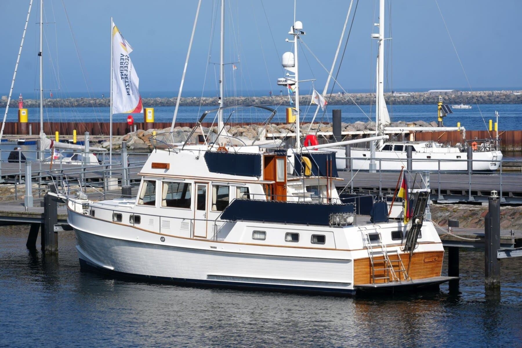 Grand Banks 46 Motor Yacht – Bild 3