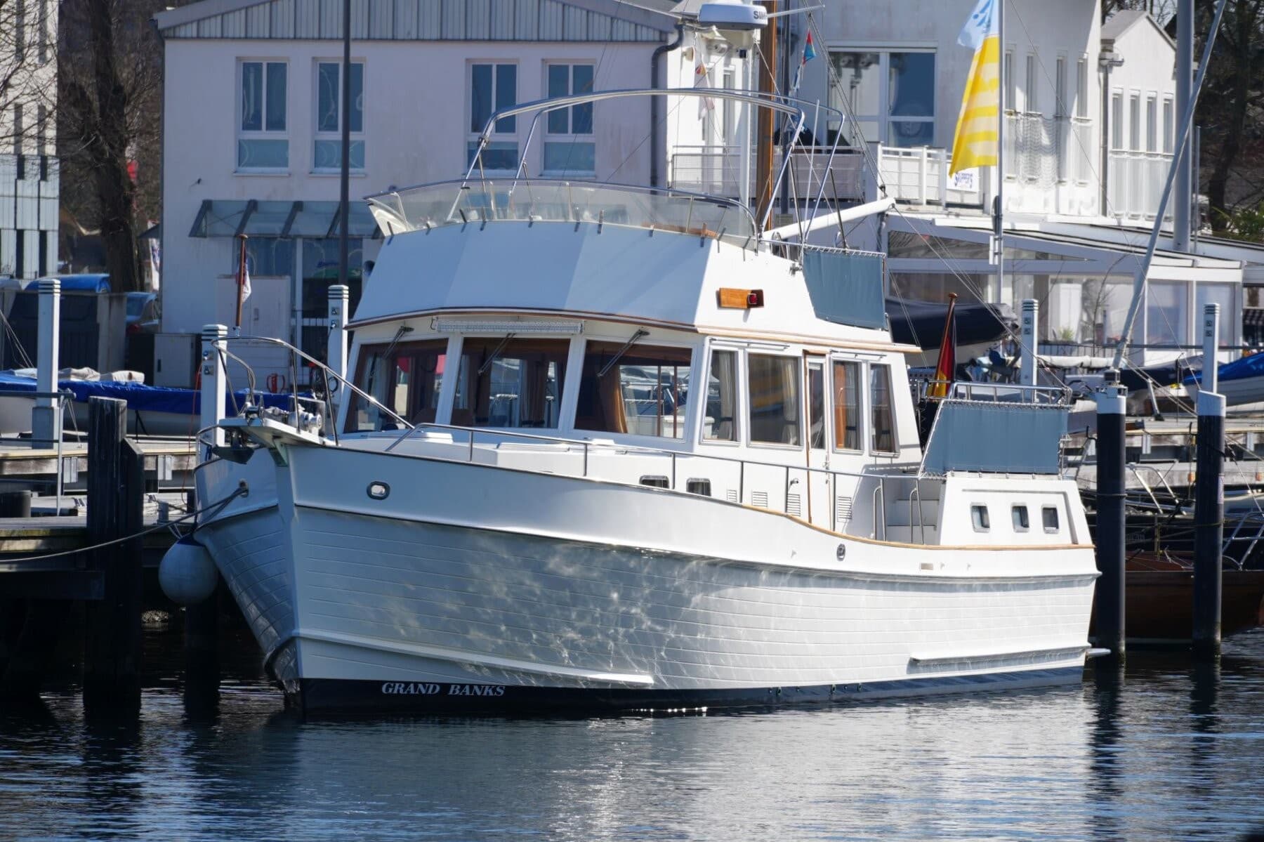 Grand Banks 46 Motor Yacht – Bild 2