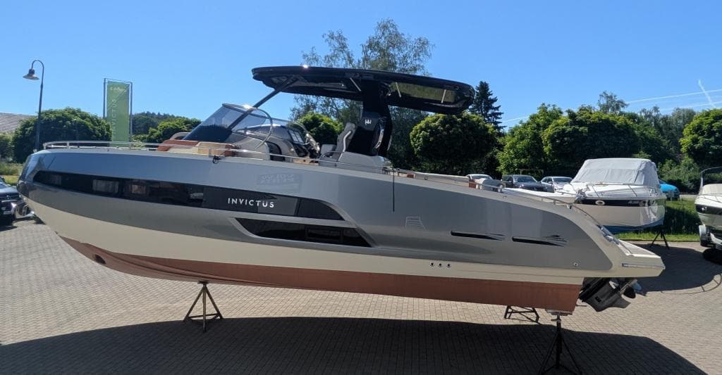Invictus GT 320 – Bild 2