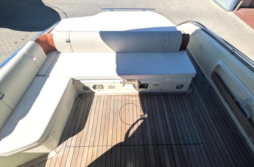 Invictus GT 320 – Bild 8