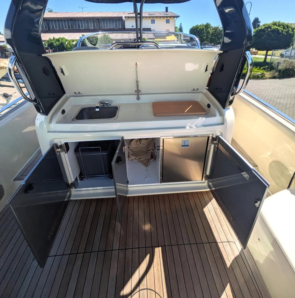 Invictus GT 320 – Bild 11