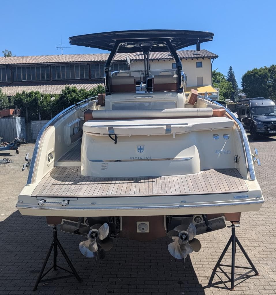 Invictus GT 320 – Bild 4