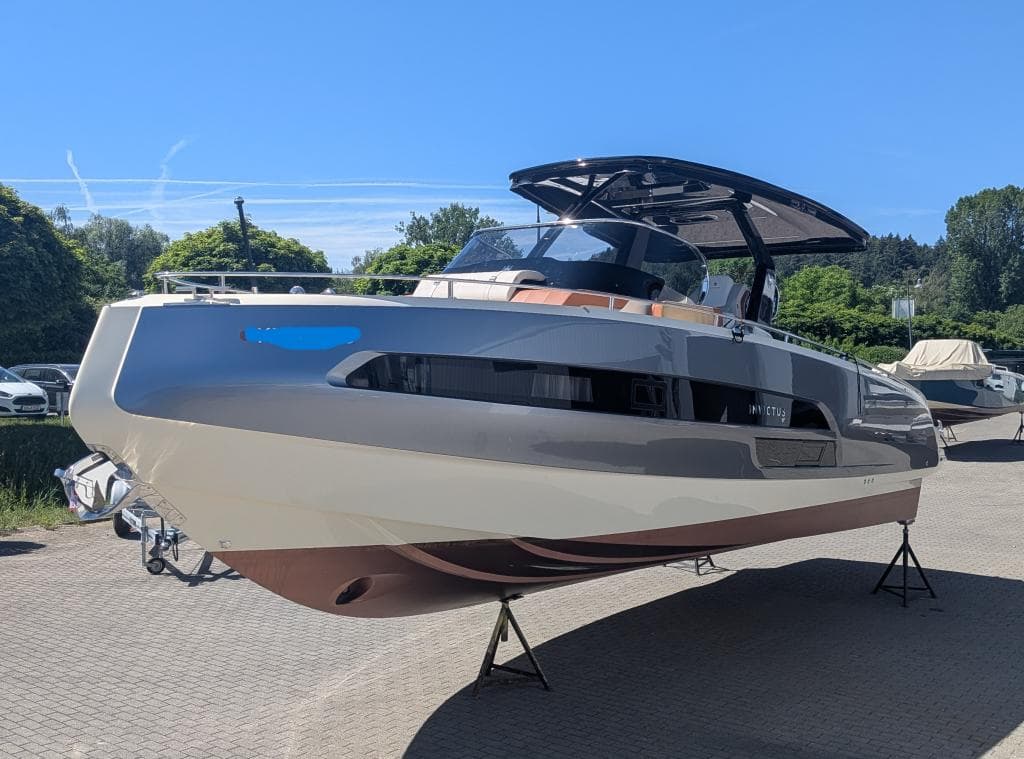 Invictus GT 320 – Bild 3