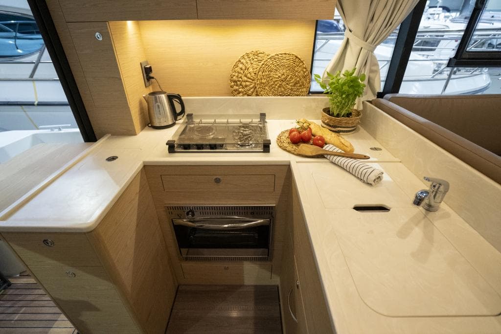 Swift Trawler 41 Sedan – Bild 5