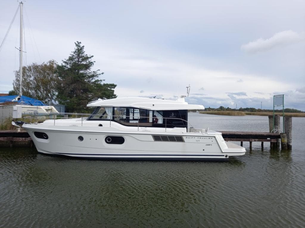 Swift Trawler 41 Sedan