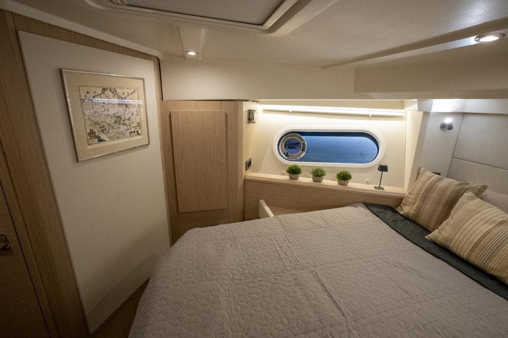 Swift Trawler 41 Sedan – Bild 2