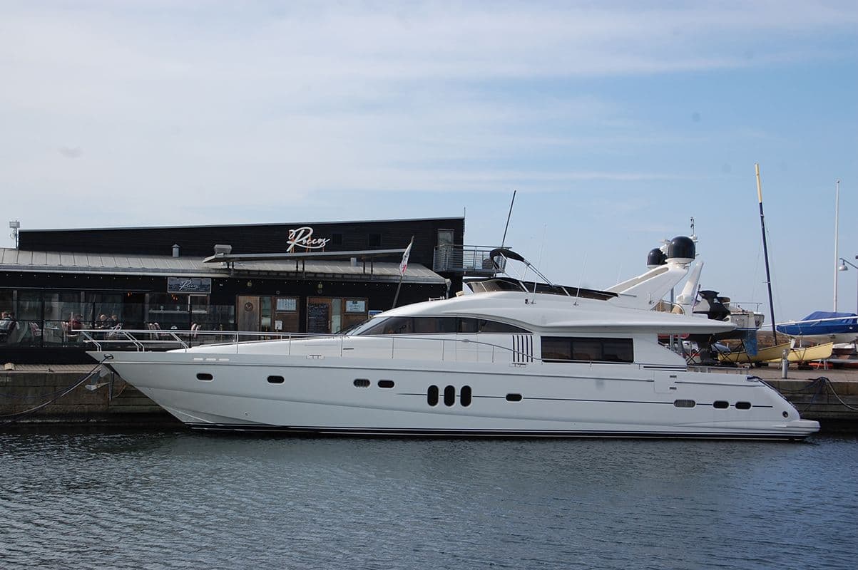 Princess 23M