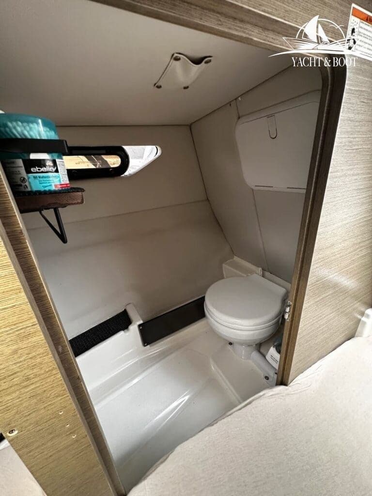 Bayliner VR6 C | nur 106 Std., 300 PS, Vollausstatung – Bild 18