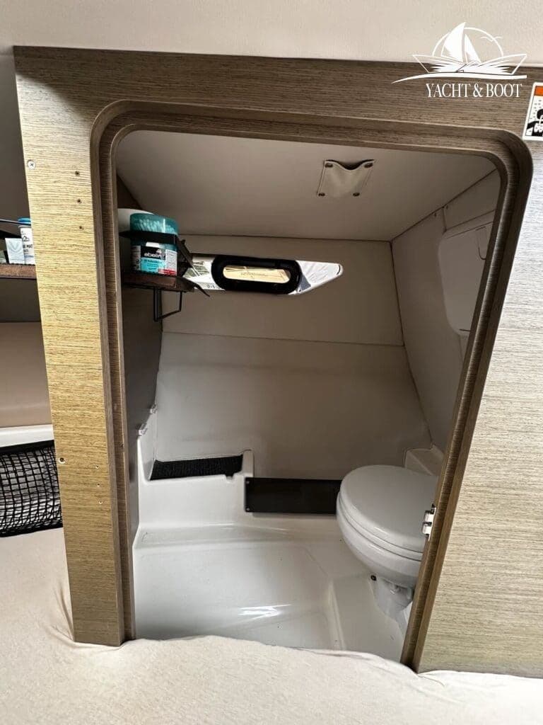Bayliner VR6 C | nur 106 Std., 300 PS, Vollausstatung – Bild 17