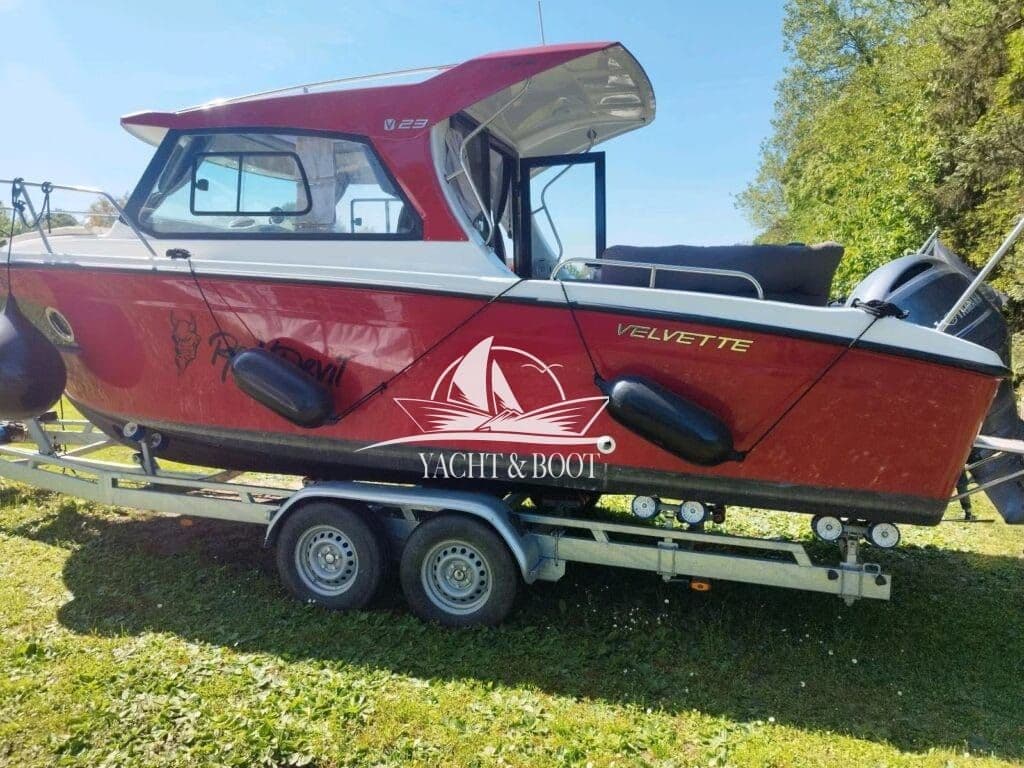 Velvette V 23 Active Seda | 200 PS, Rauwasser, inkl. Trailer
