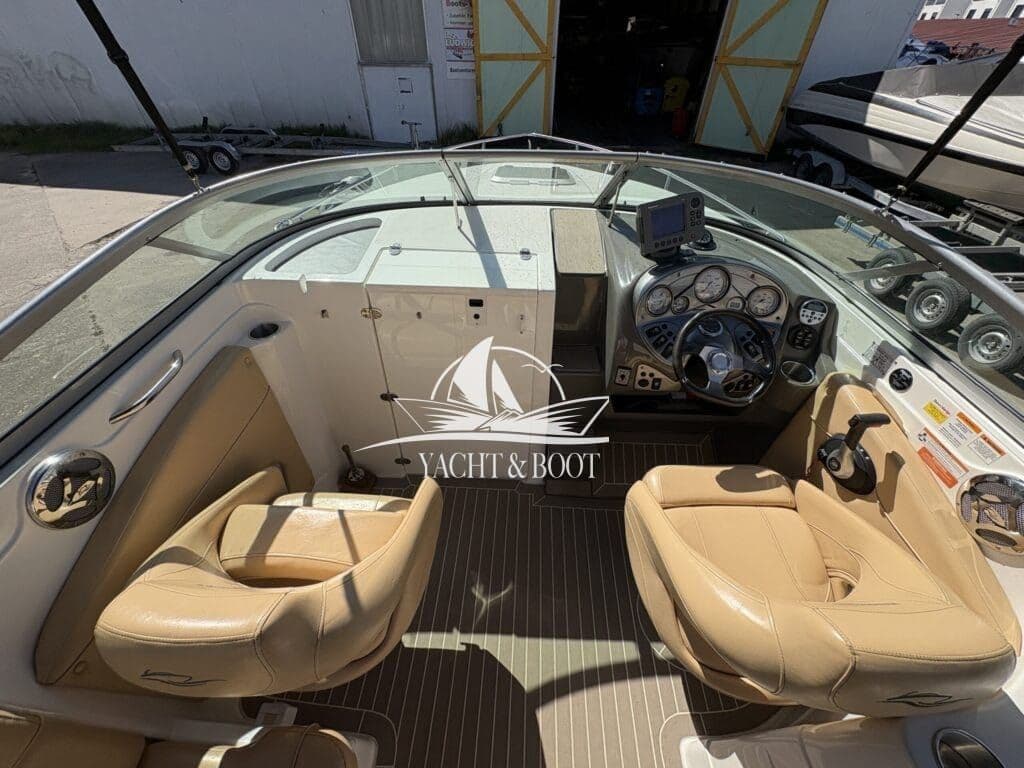 Rinker 246 Captiva CC | 300 PS (v8), 610 h, inkl. Trailer – Bild 8