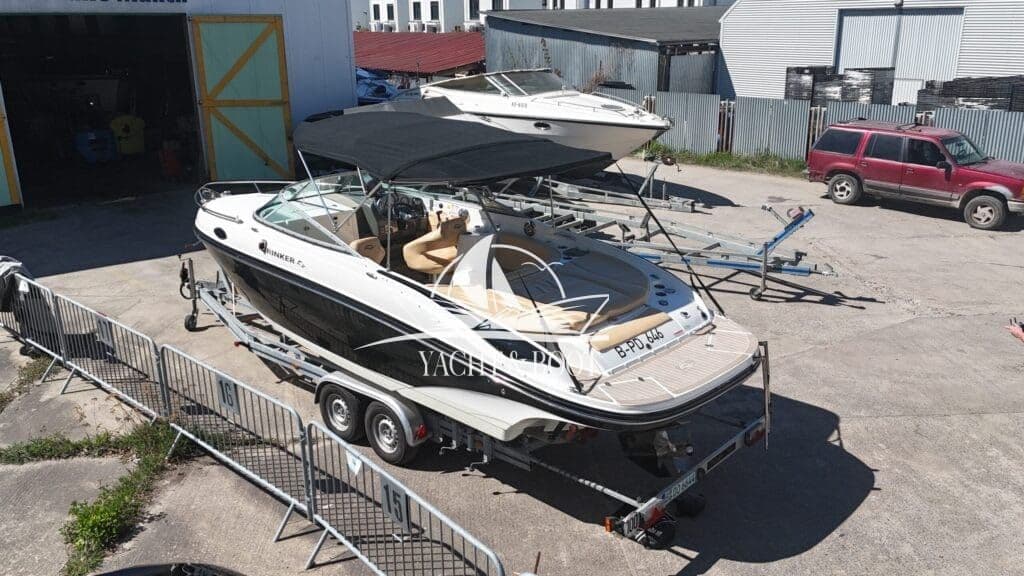 Rinker 246 Captiva CC | 300 PS (v8), 610 h, inkl. Trailer – Bild 5