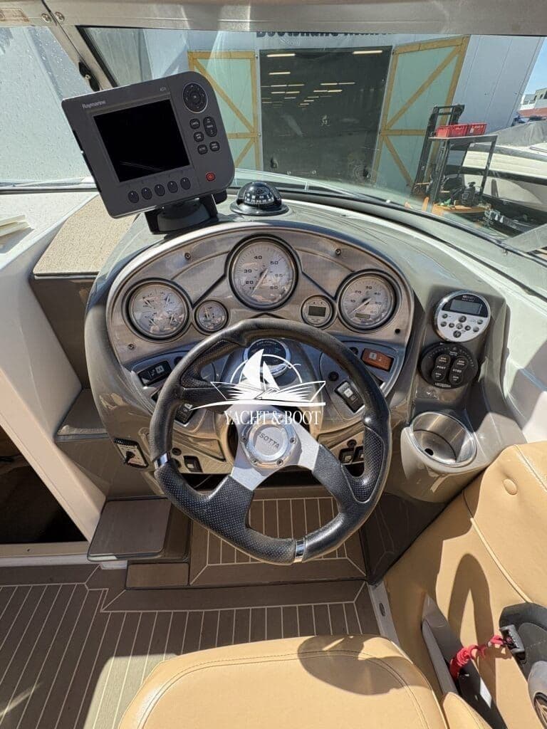 Rinker 246 Captiva CC | 300 PS (v8), 610 h, inkl. Trailer – Bild 6