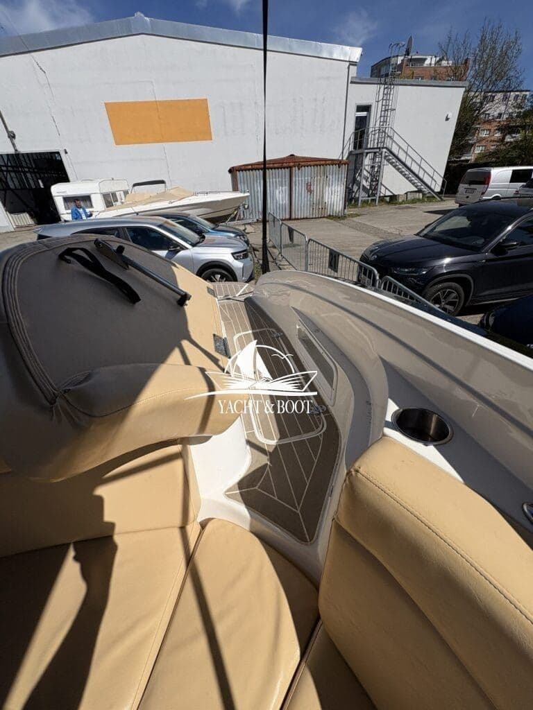 Rinker 246 Captiva CC | 300 PS (v8), 610 h, inkl. Trailer – Bild 17