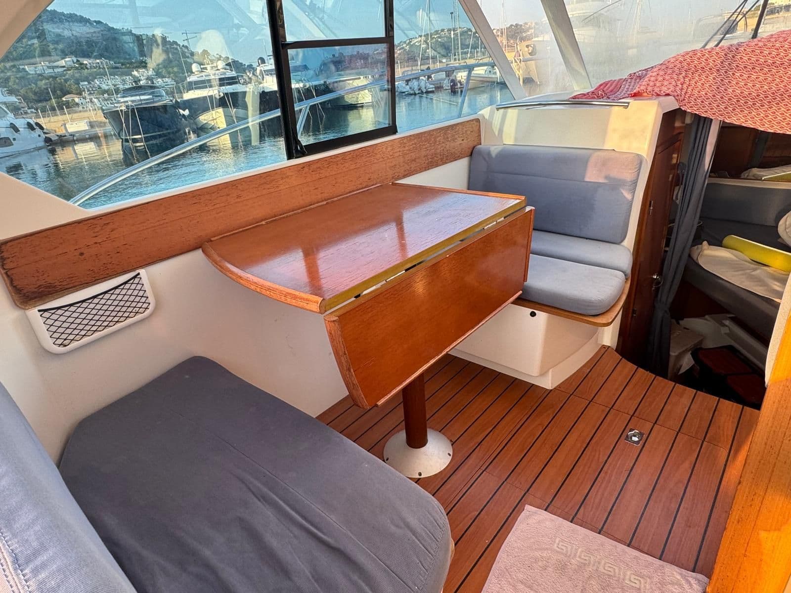 Beneteau Antares 8.80 – Bild 11
