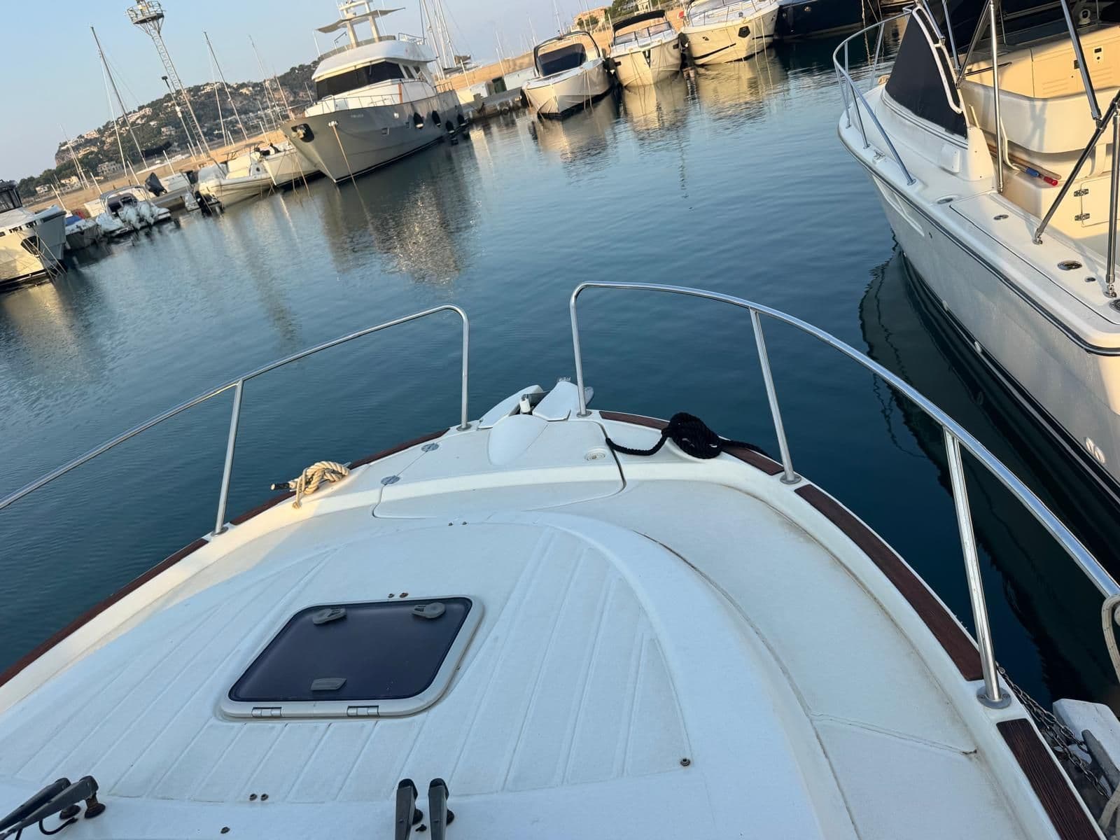 Beneteau Antares 8.80 – Bild 3
