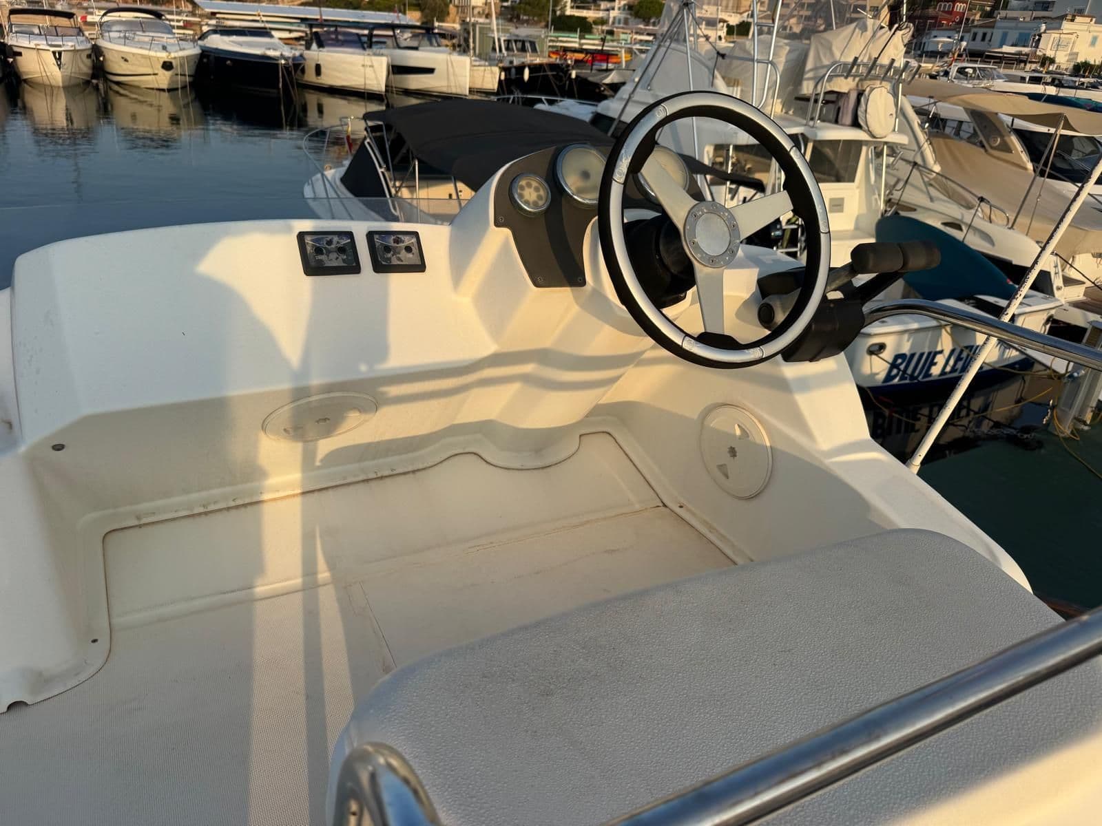 Beneteau Antares 8.80 – Bild 7