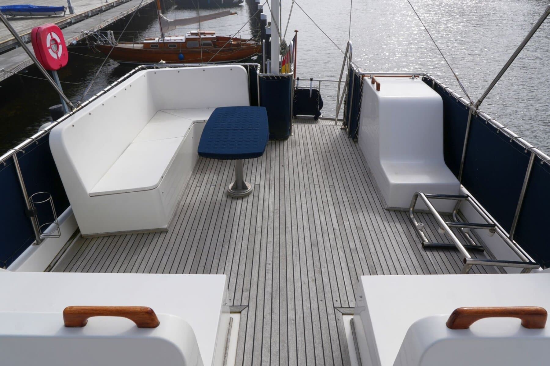 Grand Banks 46 Motor Yacht – Bild 5