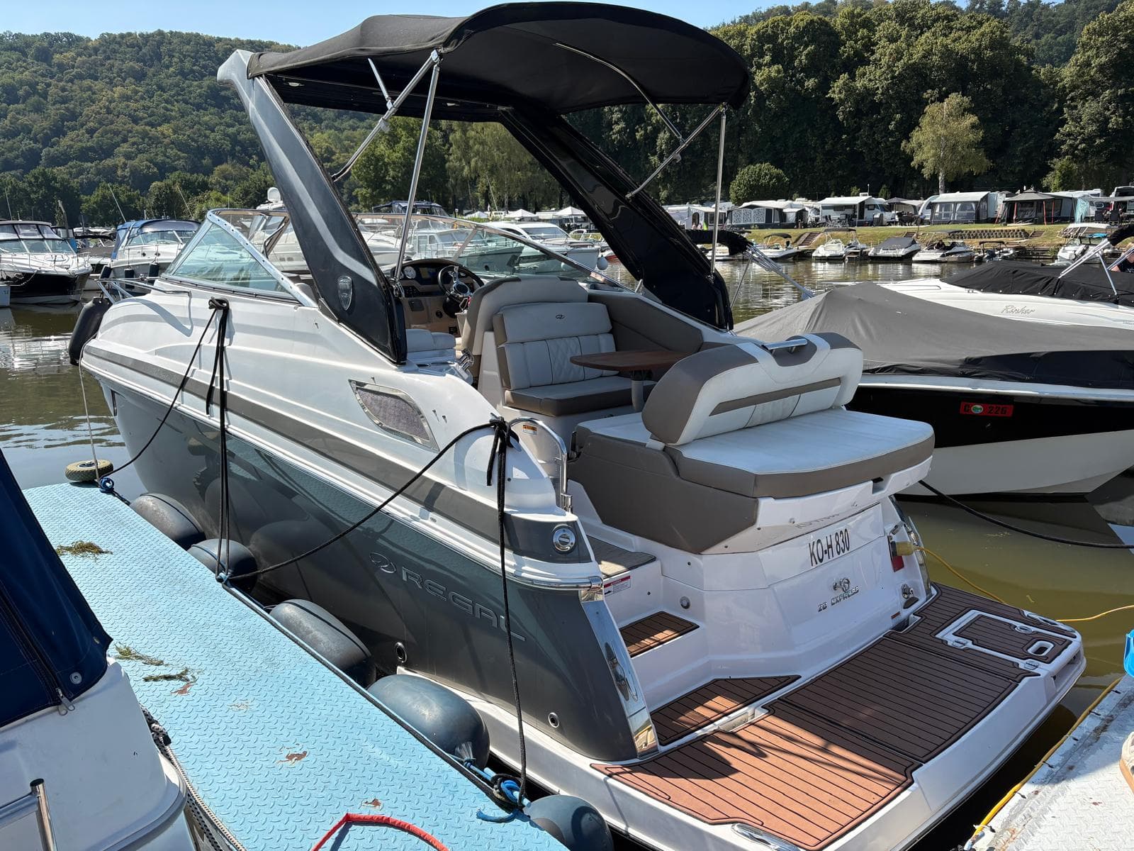 Regal 28 Express – Bild 4