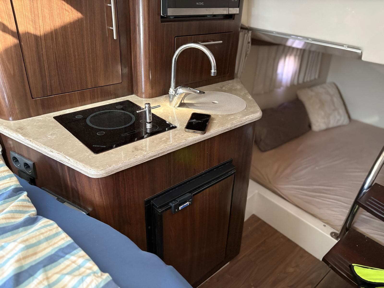 Regal 28 Express – Bild 10